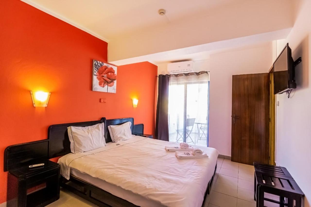 Apartment In Praia Da Rocha With A-C, Terrace In Portimão Buitenkant foto
